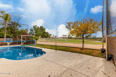 Exterior - 1355 E Betsy Ln, Gilbert, AZ 85296 photo 8 of 10