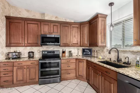 Kitchen - 1237 N Raven --, Mesa, AZ 85207 photo 4 of 5