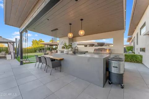 Kitchen - 3908 E Alameda Ln, Gilbert, AZ 85298 photo 5 of 6