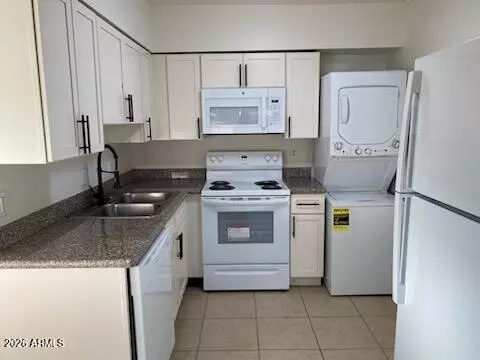 Kitchen - 1224 S Smith Rd, Tempe, AZ 85281 photo 1 of 3