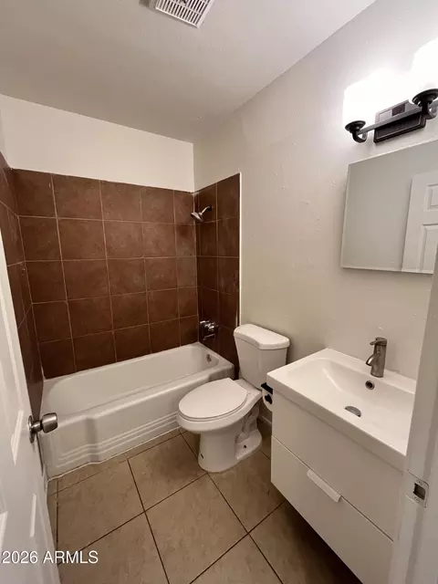 Bath - 1224 S Smith Rd, Tempe, AZ 85281 photo 1 of 2