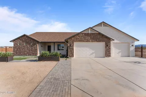 21015 W White Feather Ln, Wittmann, AZ 85361