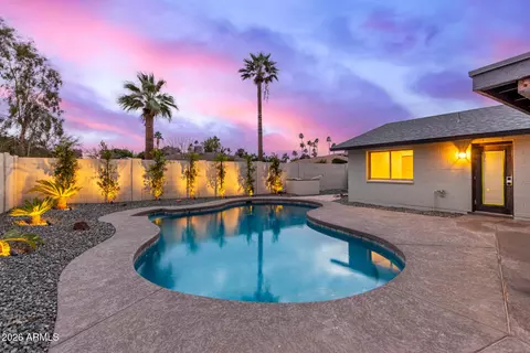 Exterior - 1023 E Watson Dr, Tempe, AZ 85283 photo 10 of 12