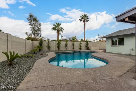 Exterior - 1023 E Watson Dr, Tempe, AZ 85283 photo 11 of 12