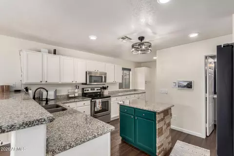 Kitchen - 1727 E Aspen Way, Gilbert, AZ 85234 photo 2 of 3