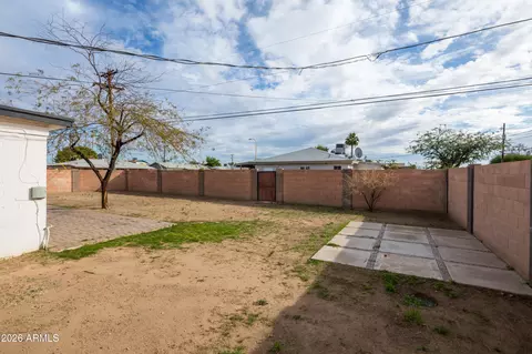 Exterior - 4255 N 30th Dr, Phoenix, AZ 85017 photo 4 of 11