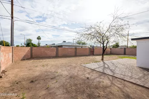 Exterior - 4255 N 30th Dr, Phoenix, AZ 85017 photo 7 of 11