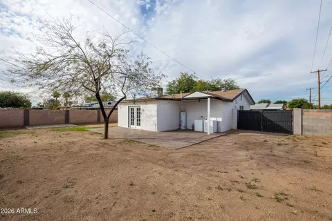 Exterior - 4255 N 30th Dr, Phoenix, AZ 85017 photo 6 of 11