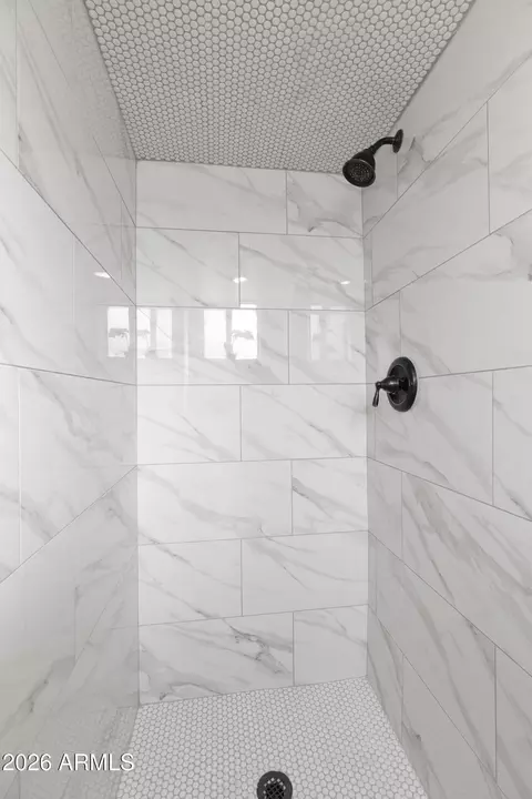 Bath - 4255 N 30th Dr, Phoenix, AZ 85017 photo 2 of 3