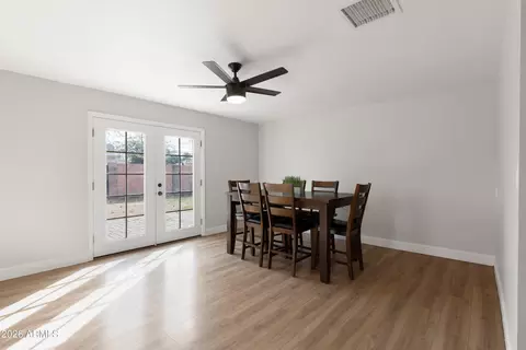 Dining - 4255 N 30th Dr, Phoenix, AZ 85017 photo 1 of 1