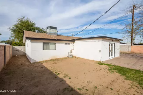Exterior - 4255 N 30th Dr, Phoenix, AZ 85017 photo 3 of 11