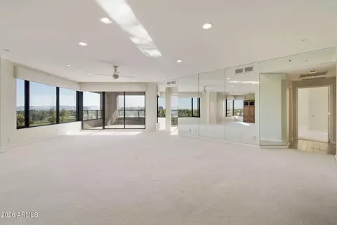 Living - 1040 E Osborn Rd #601, Phoenix, AZ 85014 photo 7 of 8