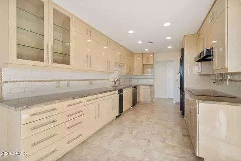 Kitchen - 1040 E Osborn Rd #601, Phoenix, AZ 85014 photo 2 of 5