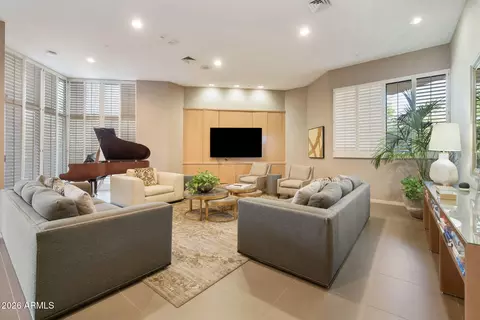 Living - 1040 E Osborn Rd #601, Phoenix, AZ 85014 photo 8 of 8