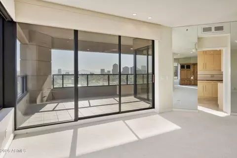 Living - 1040 E Osborn Rd #601, Phoenix, AZ 85014 photo 5 of 8