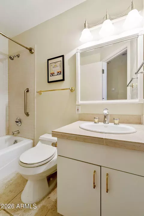 Bath - 1040 E Osborn Rd #601, Phoenix, AZ 85014 photo 6 of 6