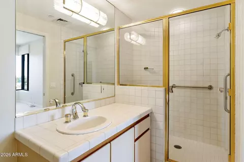 Bath - 1040 E Osborn Rd #601, Phoenix, AZ 85014 photo 4 of 6