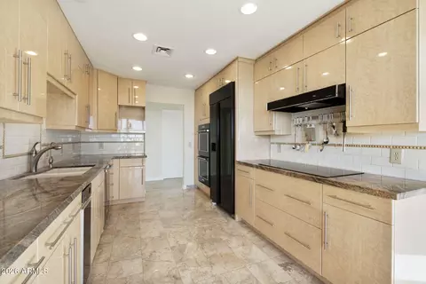Kitchen - 1040 E Osborn Rd #601, Phoenix, AZ 85014 photo 1 of 5