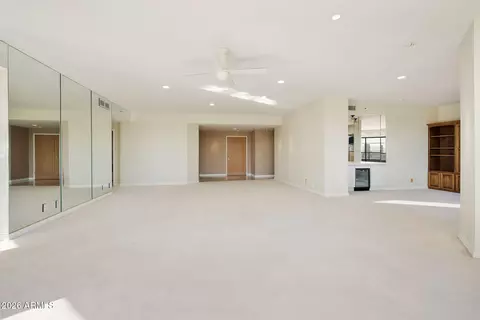 Living - 1040 E Osborn Rd #601, Phoenix, AZ 85014 photo 4 of 8