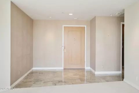 Living - 1040 E Osborn Rd #601, Phoenix, AZ 85014 photo 1 of 8