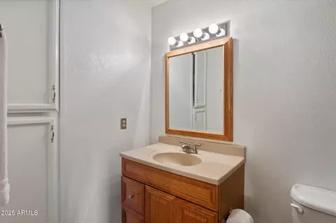 Bath - 4333 E Desert Cactus St, Phoenix, AZ 85032 photo 2 of 2