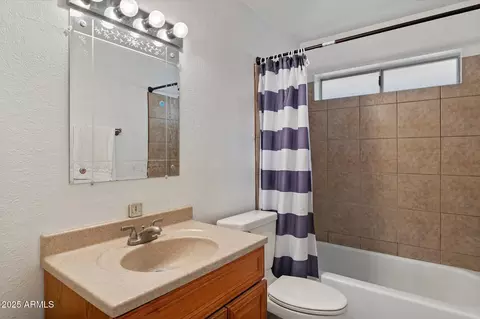 Bath - 4333 E Desert Cactus St, Phoenix, AZ 85032 photo 1 of 2