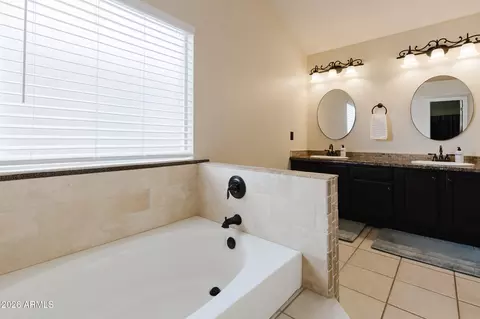 Bath - 3821 E Tanglewood Dr, Phoenix, AZ 85048 photo 2 of 7