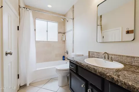 Bath - 3821 E Tanglewood Dr, Phoenix, AZ 85048 photo 6 of 7