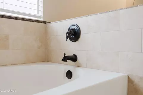 Bath - 3821 E Tanglewood Dr, Phoenix, AZ 85048 photo 3 of 7