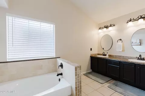 Bath - 3821 E Tanglewood Dr, Phoenix, AZ 85048 photo 4 of 7