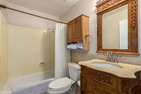 Bath - 4709 E Lone Cactus Dr, Phoenix, AZ 85050 photo 2 of 2