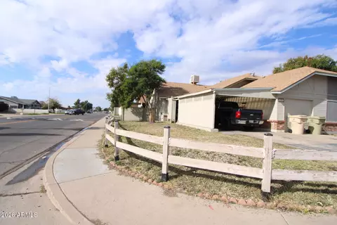 5704 N 67th Dr, Glendale, AZ 85303