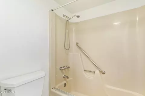 Bath - 3033 E Devonshire Ave #2036, Phoenix, AZ 85016 photo 3 of 3