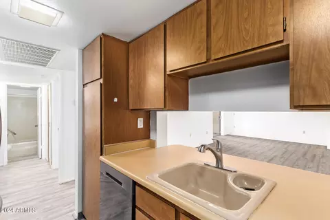 Kitchen - 3033 E Devonshire Ave #2036, Phoenix, AZ 85016 photo 3 of 3