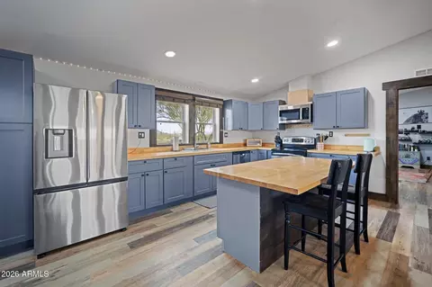 39510 N 12th St, Phoenix, AZ 85086