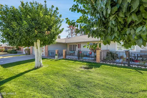 10825 W Caron Dr, Sun City, AZ 85351