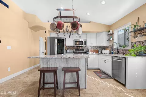 Kitchen - 1513 W Shellfish Dr, Gilbert, AZ 85233 photo 4 of 5