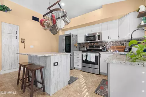 Kitchen - 1513 W Shellfish Dr, Gilbert, AZ 85233 photo 3 of 5