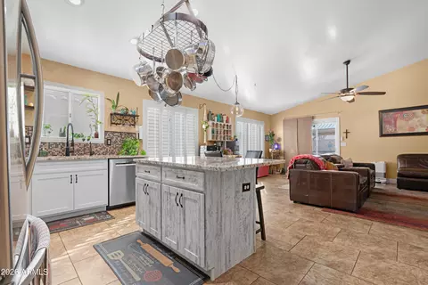 Kitchen - 1513 W Shellfish Dr, Gilbert, AZ 85233 photo 5 of 5