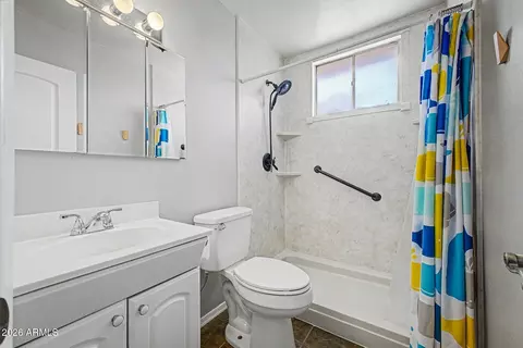 Bath - 4232 N 10th St, Phoenix, AZ 85014 photo 2 of 2