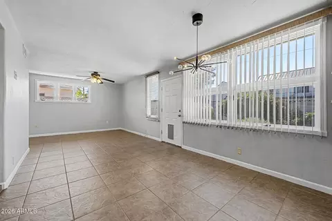 Living - 4232 N 10th St, Phoenix, AZ 85014 photo 4 of 4