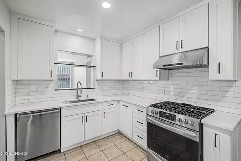 Kitchen - 4232 N 10th St, Phoenix, AZ 85014 photo 2 of 4