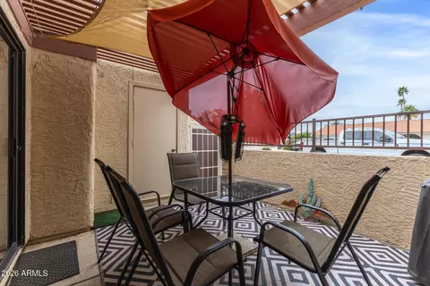 Exterior - 2707 E Shaw Butte Dr, Phoenix, AZ 85028 photo 5 of 9