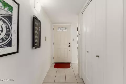 Entry Way - 2707 E Shaw Butte Dr, Phoenix, AZ 85028 photo 1 of 2