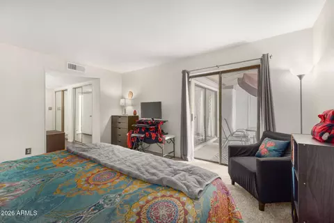 Bedroom - 2707 E Shaw Butte Dr, Phoenix, AZ 85028 photo 3 of 4