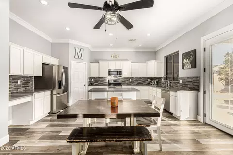 Kitchen - 3283 E Red Oak Ln, Gilbert, AZ 85297 photo 2 of 6