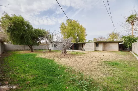Exterior - 327 E Medlock Dr, Phoenix, AZ 85012 photo 4 of 5