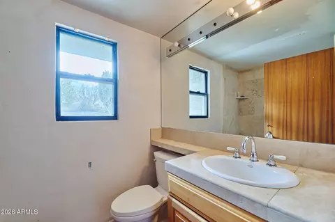 Bath - 327 E Medlock Dr, Phoenix, AZ 85012 photo 4 of 5