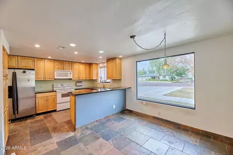 Kitchen - 327 E Medlock Dr, Phoenix, AZ 85012 photo 2 of 4