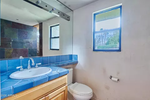 Bath - 327 E Medlock Dr, Phoenix, AZ 85012 photo 2 of 5